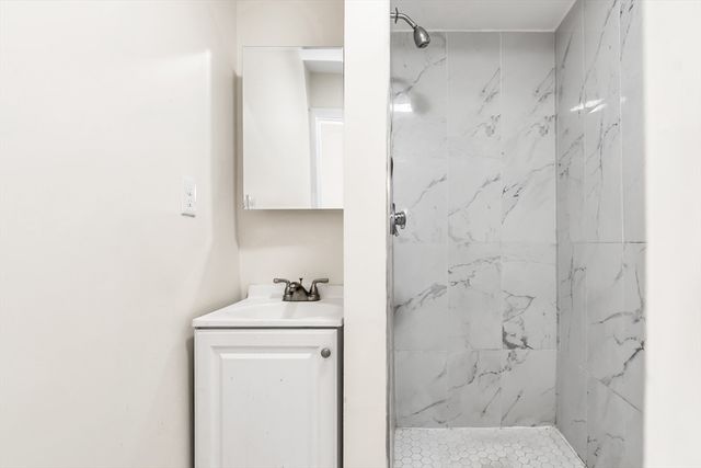 193 Appleton 4, Lowell, MA 01852