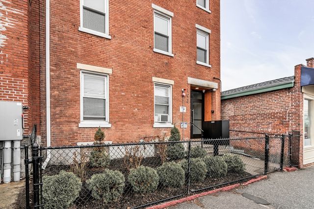 193 Appleton 4, Lowell, MA 01852