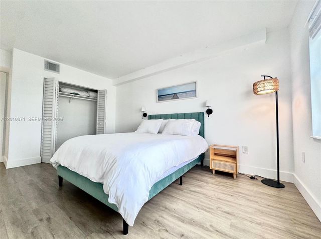 400 Kings Point Dr 1224, Sunny Isles Beach, FL 33160