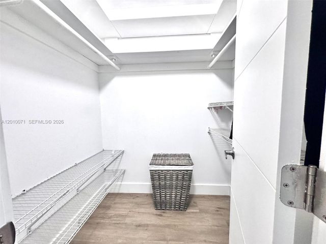 400 Kings Point Dr 1224, Sunny Isles Beach, FL 33160