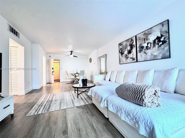 400 Kings Point Dr 1224, Sunny Isles Beach, FL 33160