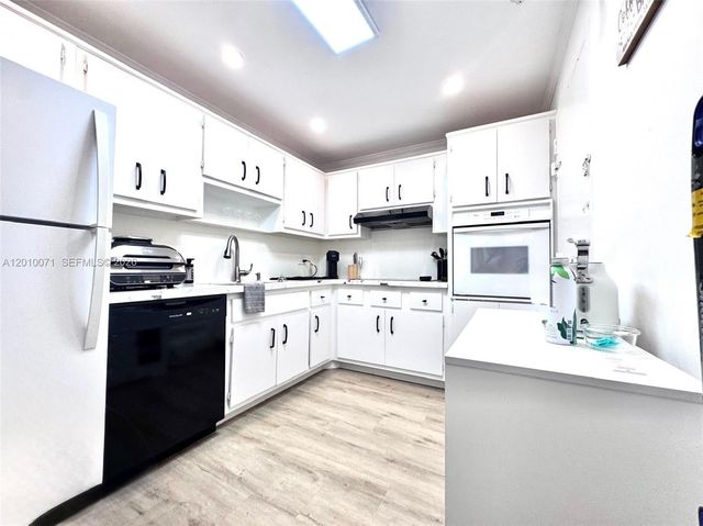 400 Kings Point Dr 1224, Sunny Isles Beach, FL 33160