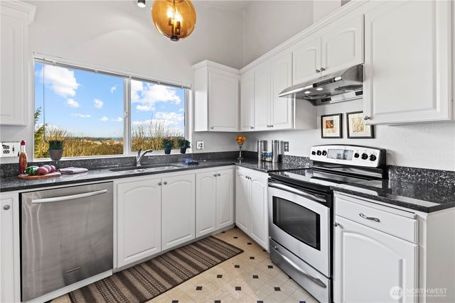 12414 89th Place NE, Kirkland, WA 98034