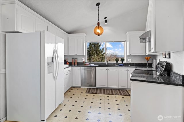 12414 89th Place NE, Kirkland, WA 98034