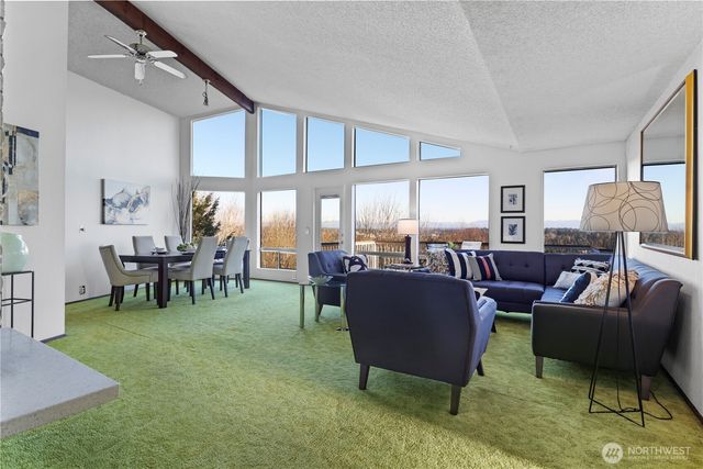 12414 89th Place NE, Kirkland, WA 98034