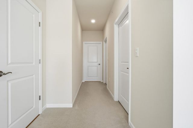 6 Overlook Dr 408, Andover, MA 01810