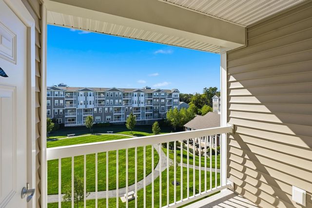 6 Overlook Dr 408, Andover, MA 01810