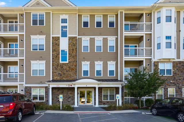 6 Overlook Dr 408, Andover, MA 01810