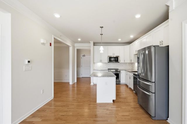 6 Overlook Dr 408, Andover, MA 01810