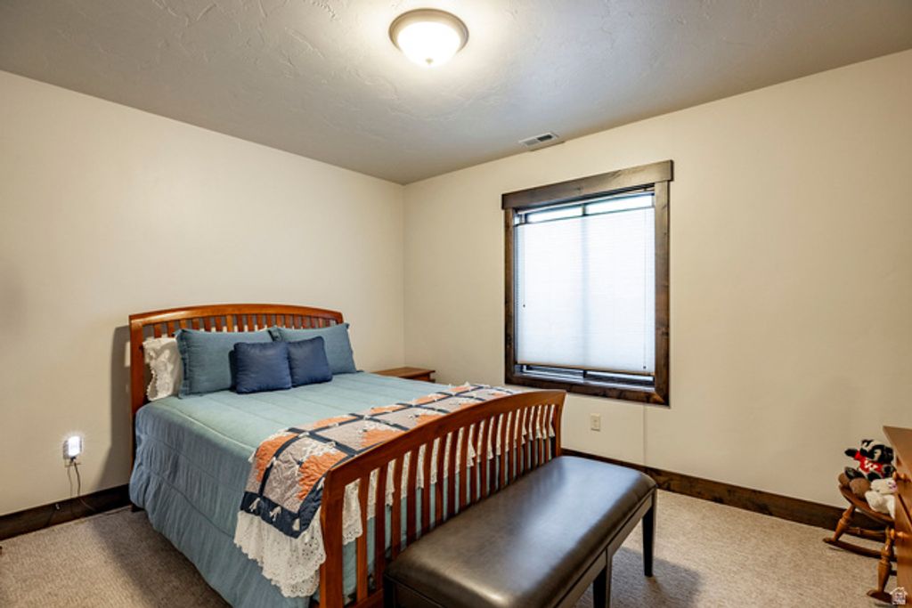 Image 27 of property listing at 1765 E KINGS PEAK CIR, Heber City, UT 84032