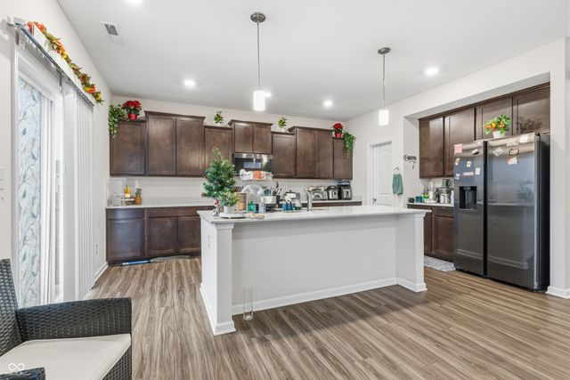 1148 Lakeshore Drive, Greenwood, IN 46143