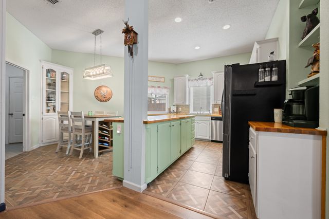 905 Evandale Road, Burleson, TX 76028