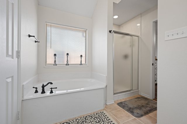 905 Evandale Road, Burleson, TX 76028