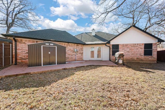 905 Evandale Road, Burleson, TX 76028