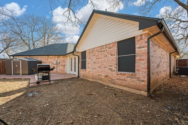 905 Evandale Road, Burleson, TX 76028