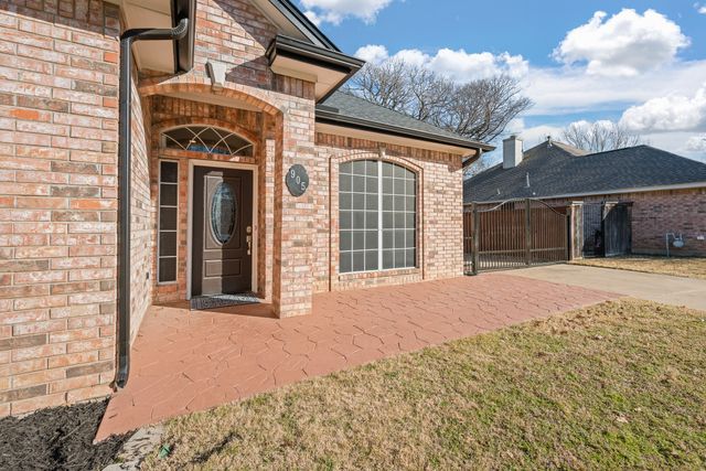 905 Evandale Road, Burleson, TX 76028
