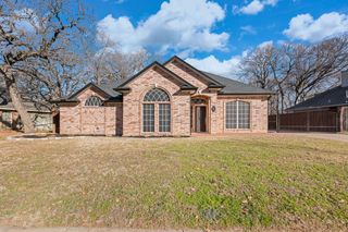 905 Evandale Road, Burleson, TX 76028