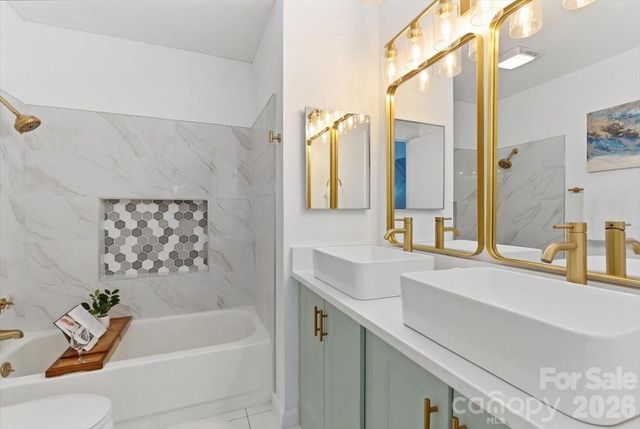 1612 Sharon Road W, Charlotte, NC 28210