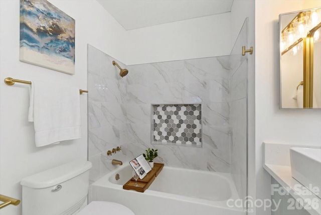 1612 Sharon Road W, Charlotte, NC 28210