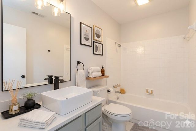 1612 Sharon Road W, Charlotte, NC 28210