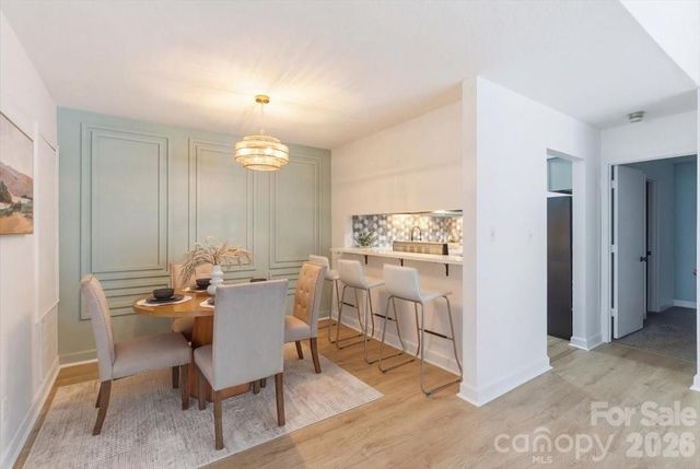 1612 Sharon Road W, Charlotte, NC 28210