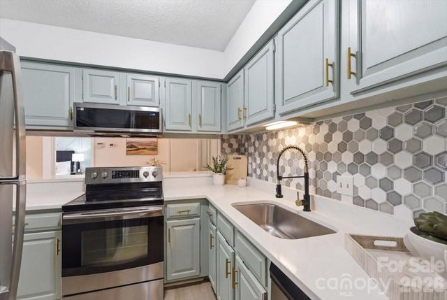 1612 Sharon Road W, Charlotte, NC 28210