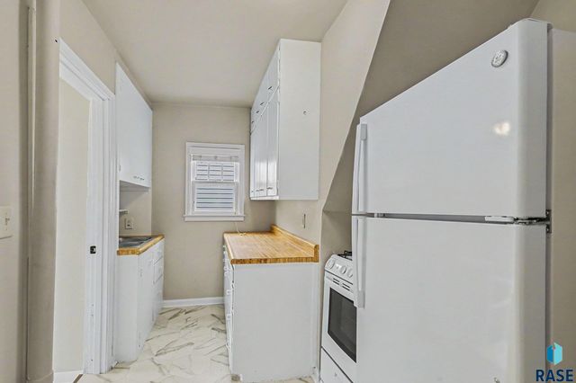 1305 E 12th St Street, Sioux Falls, SD 57103