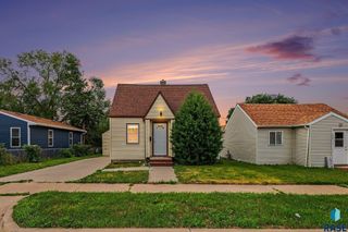 1305 E 12th St Street, Sioux Falls, SD 57103