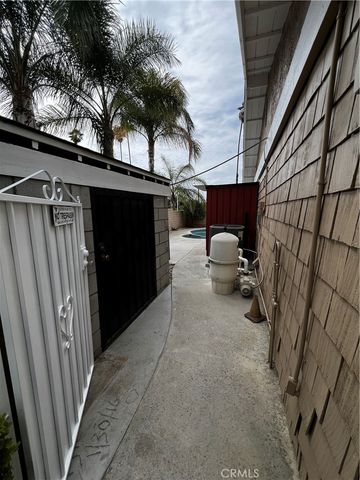 9889 Canada Way, Riverside, CA 92503