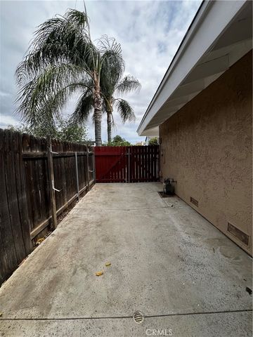 9889 Canada Way, Riverside, CA 92503