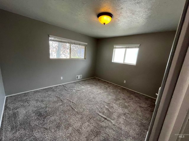 1340 Lawndale, Twin Falls, ID 83301