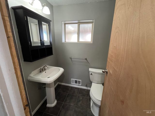 1340 Lawndale, Twin Falls, ID 83301