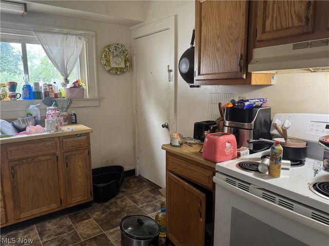 82-84 18th Street SW, Barberton, OH 44203
