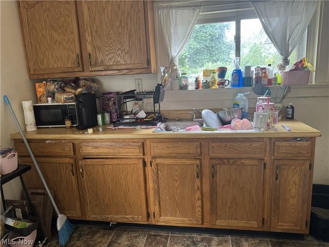 82-84 18th Street SW, Barberton, OH 44203