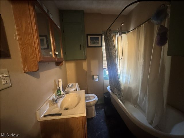 82-84 18th Street SW, Barberton, OH 44203
