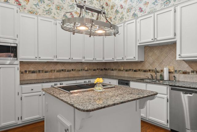 2112 Hinson Rd Apt 12, Little Rock, AR 72212