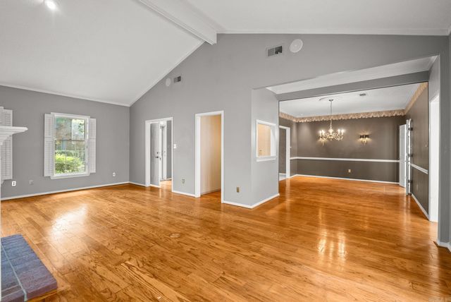 2112 Hinson Rd Apt 12, Little Rock, AR 72212