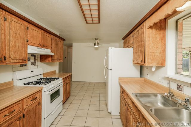 12160 E 23rd Street, Tulsa, OK 74129