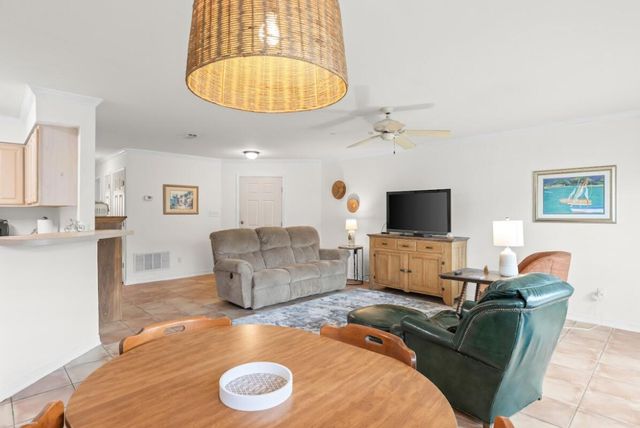 705 Gulf Shore Drive 301, Destin, FL 32541