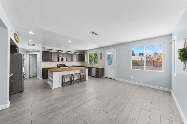 33129 Shoreline, Lake Elsinore, CA 92530