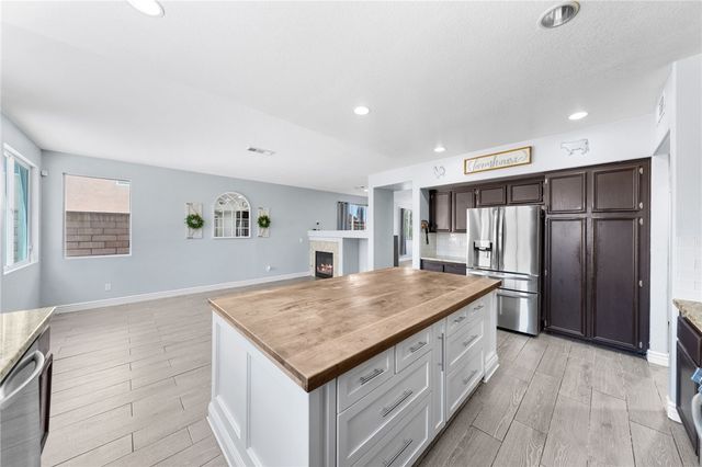 33129 Shoreline, Lake Elsinore, CA 92530