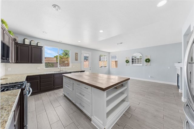 33129 Shoreline, Lake Elsinore, CA 92530