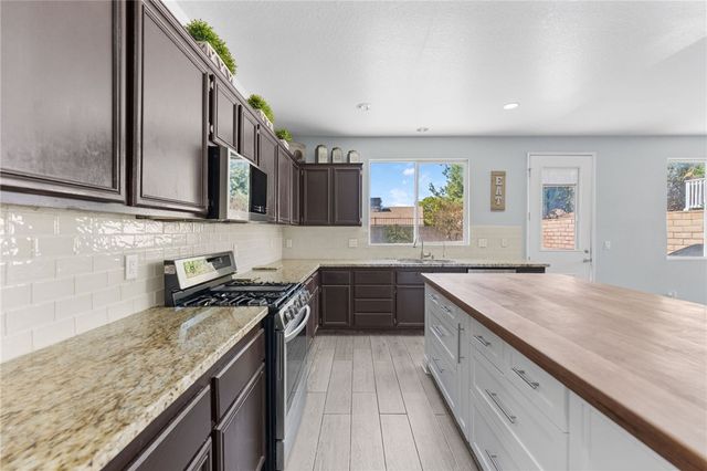 33129 Shoreline, Lake Elsinore, CA 92530