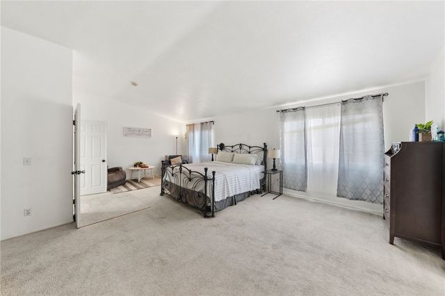33129 Shoreline, Lake Elsinore, CA 92530