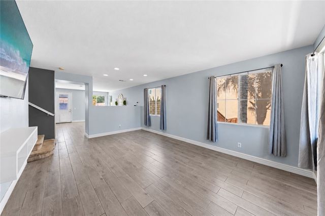 33129 Shoreline, Lake Elsinore, CA 92530