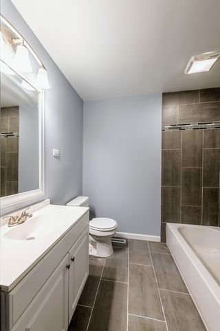 16037 Evans Avenue, South Holland, IL 60473