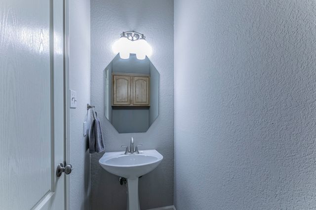 734 Dillard Circle, Cedar Hill, TX 75104