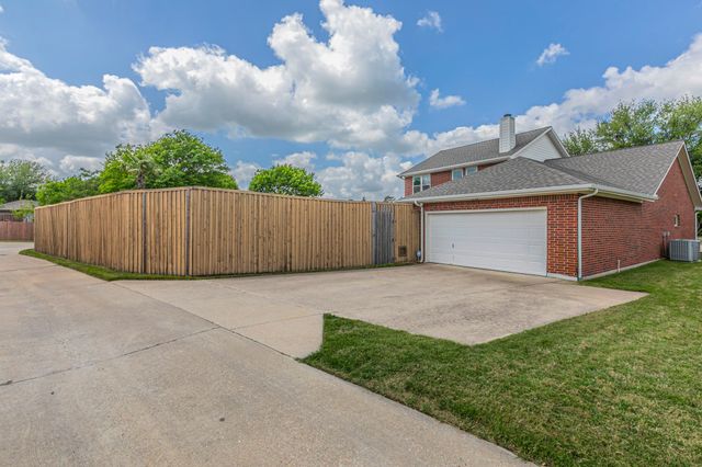 734 Dillard Circle, Cedar Hill, TX 75104