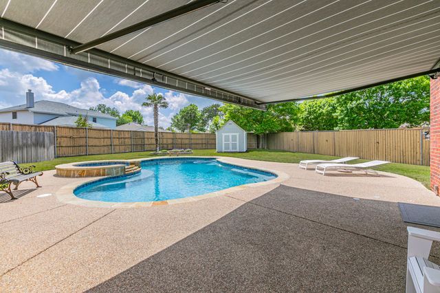 734 Dillard Circle, Cedar Hill, TX 75104