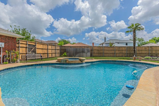 734 Dillard Circle, Cedar Hill, TX 75104